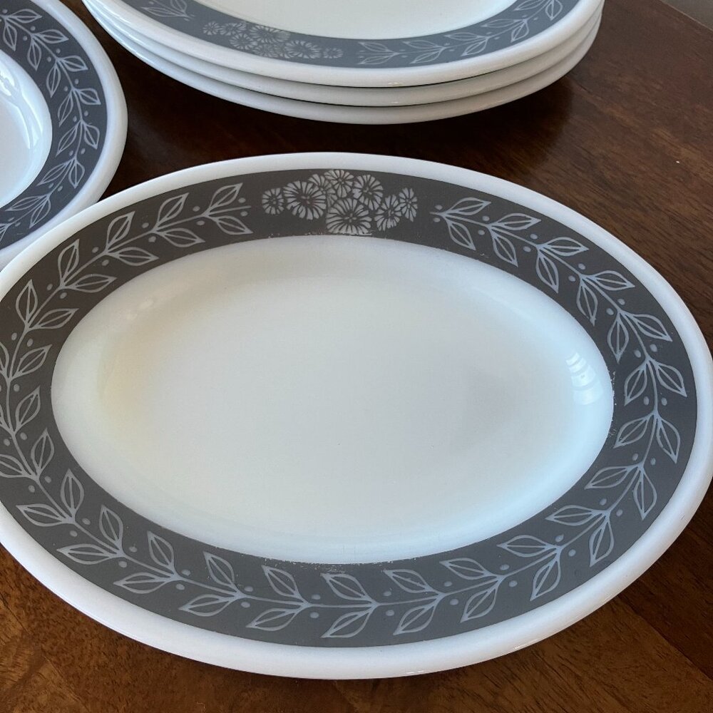 Vintage Pyrex Autumn Bands Gray Platters, Set of 6 Grecian Gray Laurel Leaf Oval